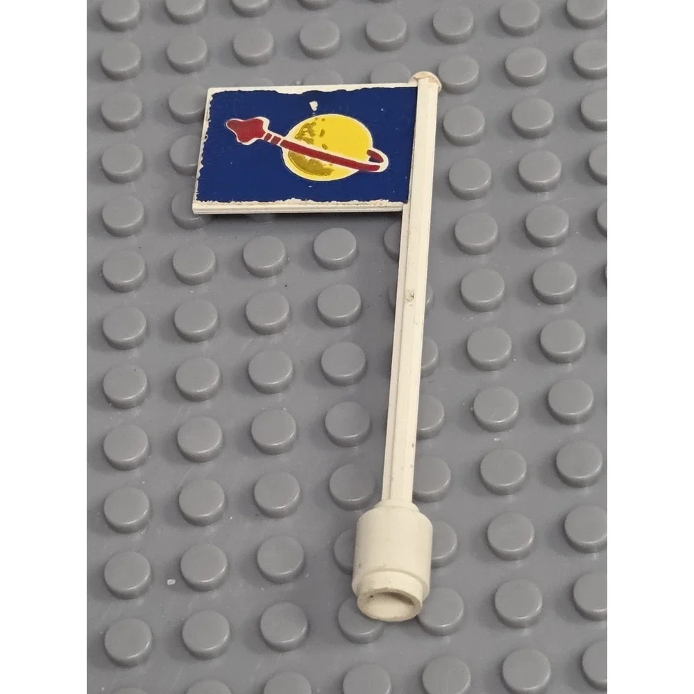 Lego Classic Space Logo Flag Command Base 6970 Vintage 1980